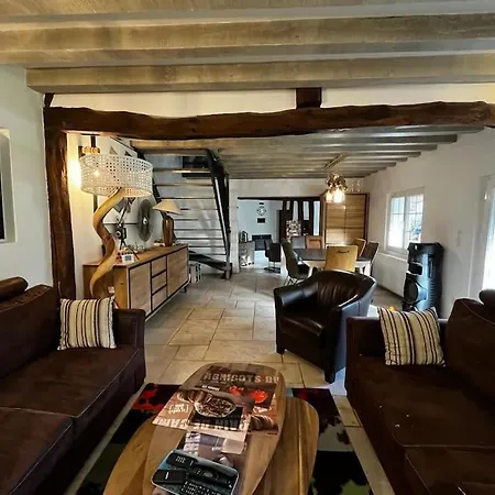 Belle Chaumière Normande, Au Pas De La D'honfleur Conteville (Eure)