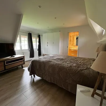 Belle Chaumière Normande, Au Pas De La D'honfleur *